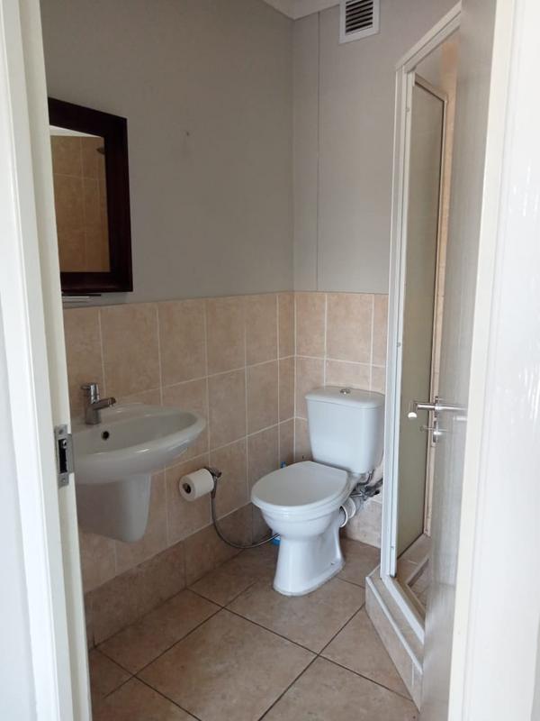 To Let 2 Bedroom Property for Rent in Claremont Western Cape